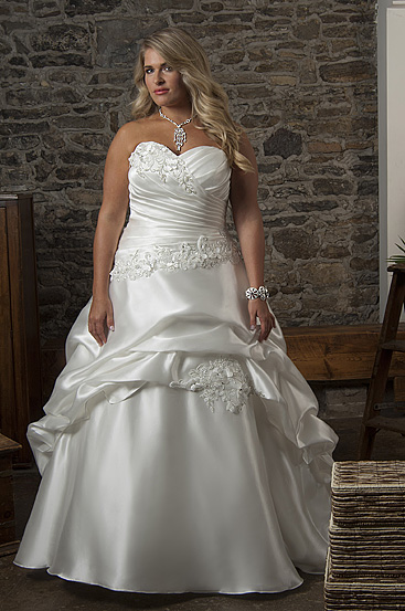 Plus Size Wedding Dresses by Callista (1)