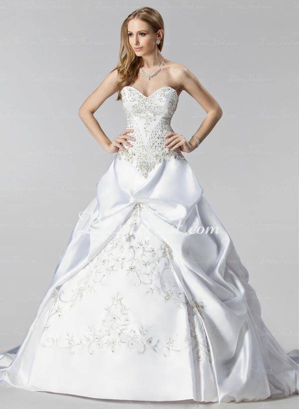 Amazing Most Elegant Wedding Dresses of the decade Don t miss out 
