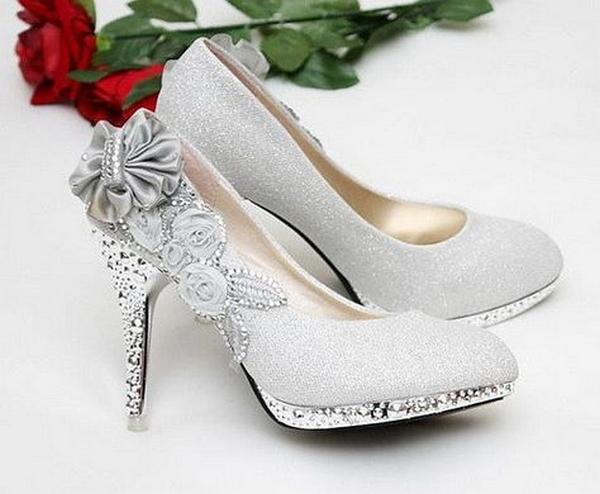 Tips for Buying Wedding Shoes for the Bride_02